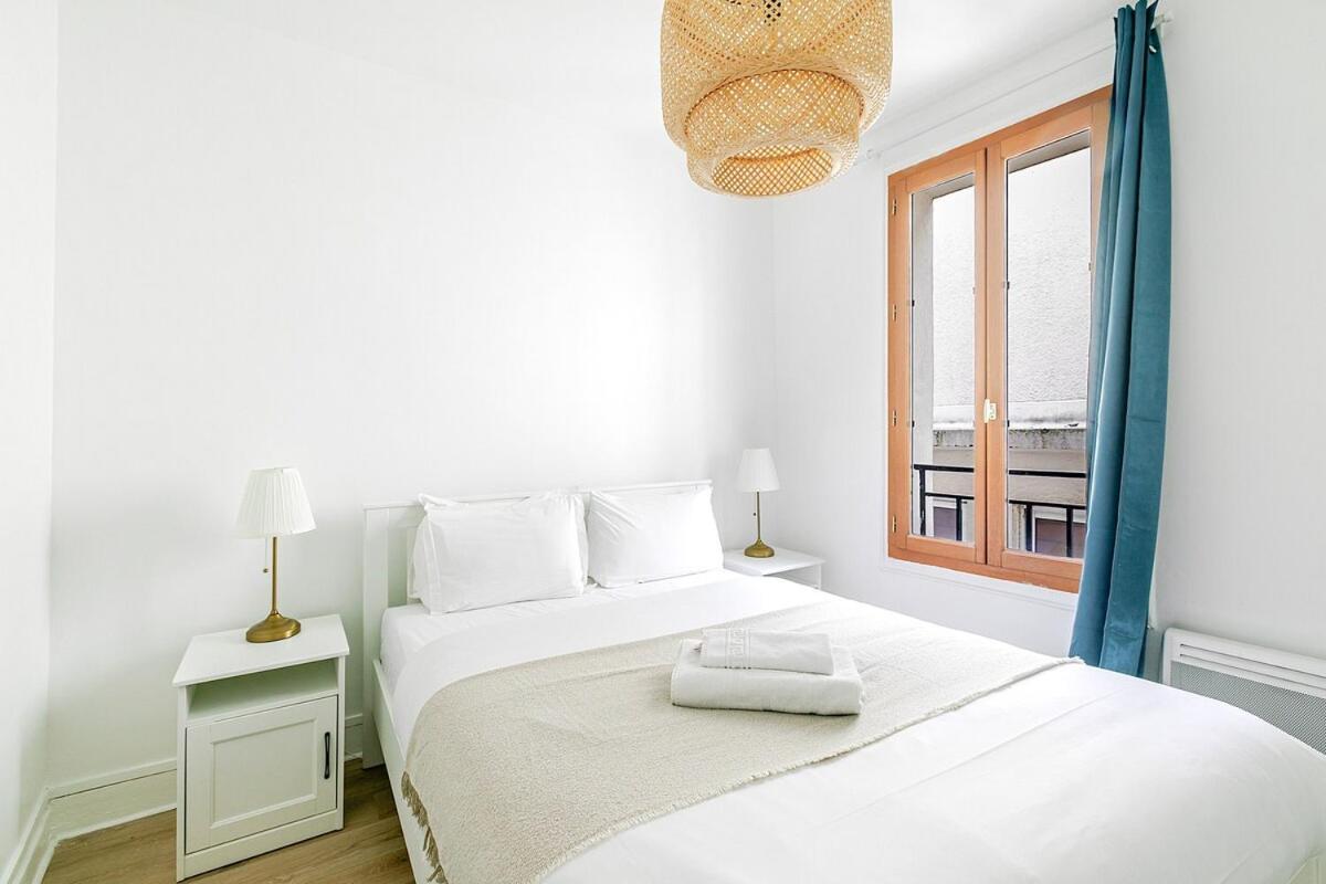 Nid Douillet Pour Deux Dans Le Des Artistes Apartment