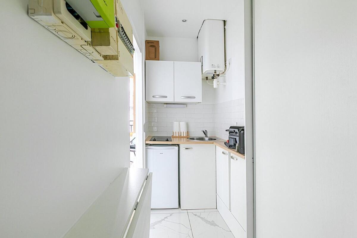 Nid Douillet Pour Deux Dans Le Des Artistes Apartment *